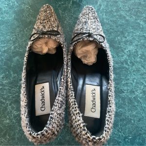 Ladies variegated gray (multi colors)heels w/ black bow on front and black heel